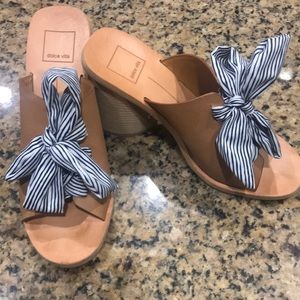 Dolce Vita shoe with bow